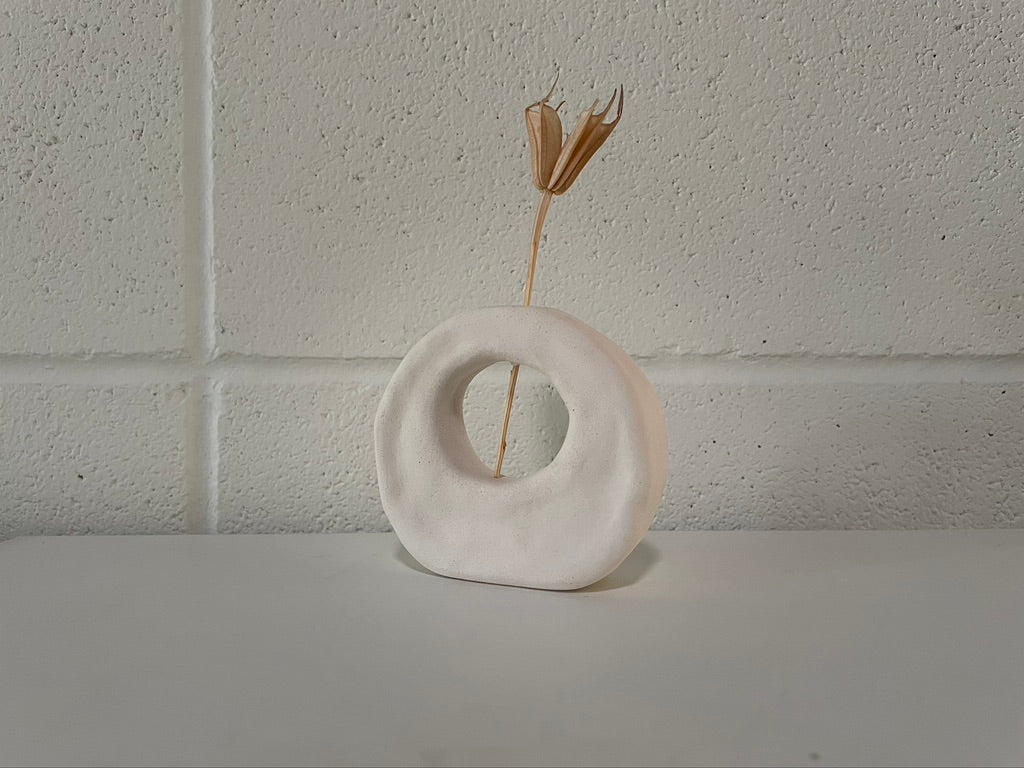dry vase